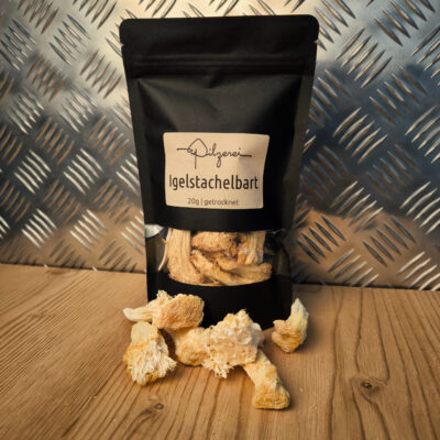 Igelstachelbart (Hericium erinaceus) getrocknet im Beutel