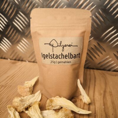 Igelstachelbart (Hericium erinaceus) getrocknet, gemahlen im Beutel