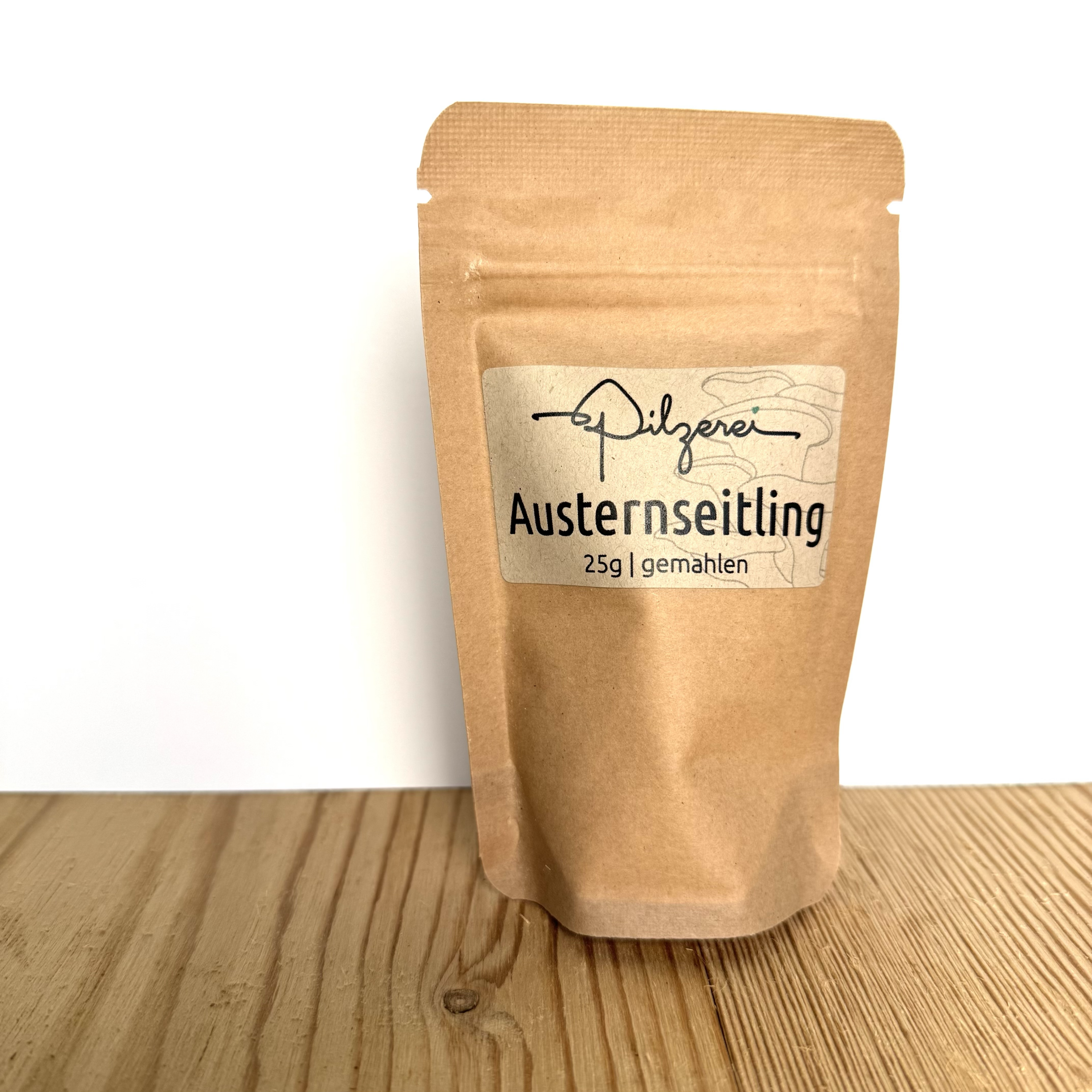 Austernseitling (Pleurotus ostreatus) getrocknet, gemahlen im Beutel