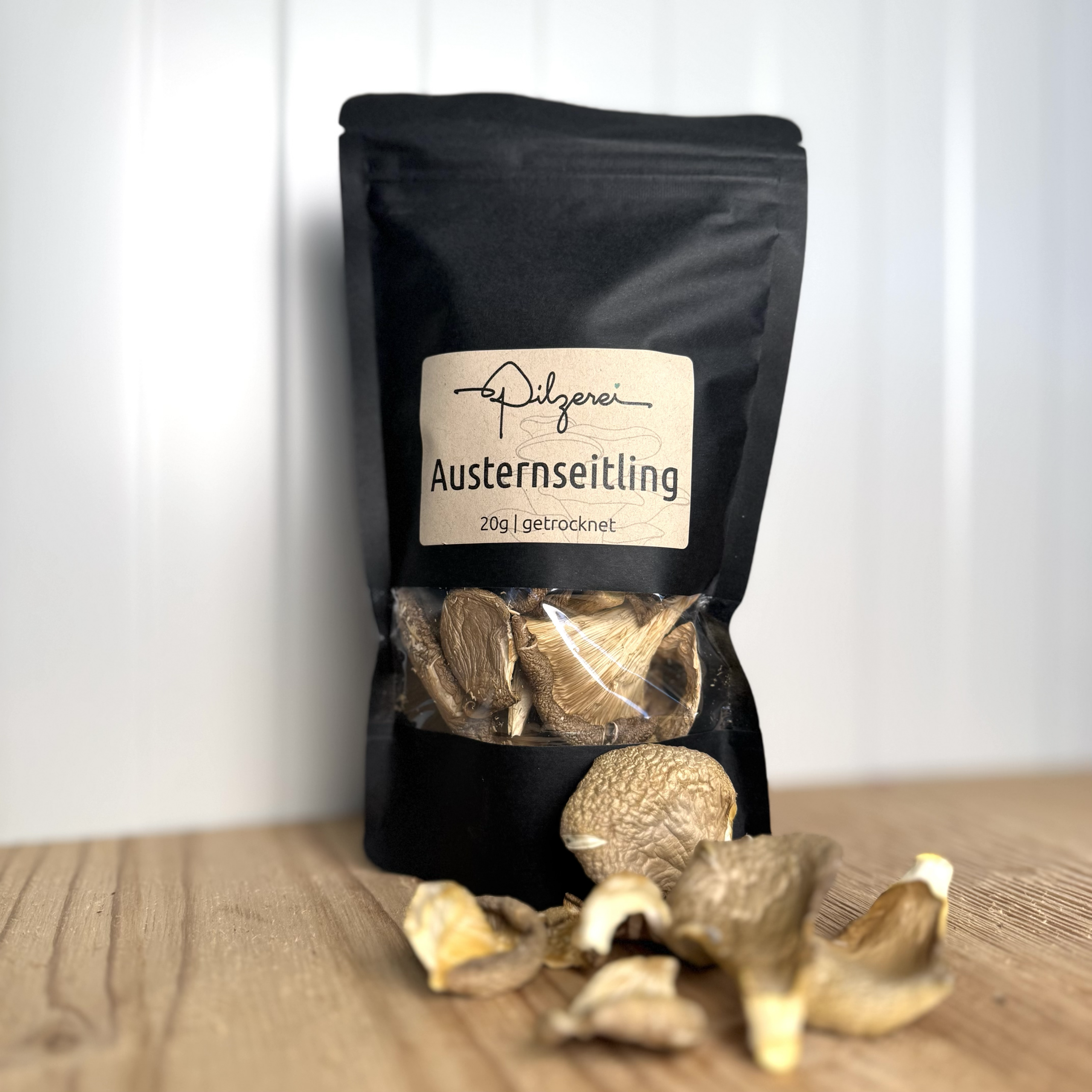 Austernseitling (Pleurotus ostreatus) getrocknet im Beutel